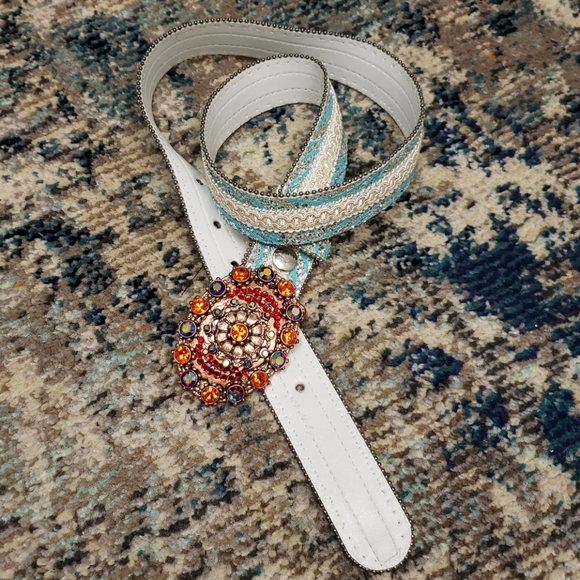 Jeweled Bling Buckle with flashy belt - Picture 2 of 11